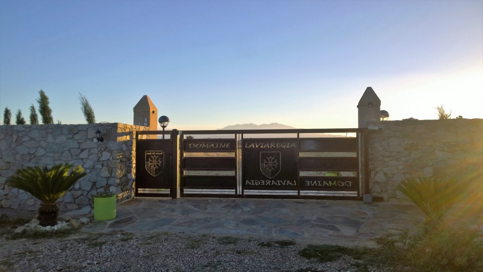 Les exterieurs du Domaine LaViaRegia en France a Perpignan (1)