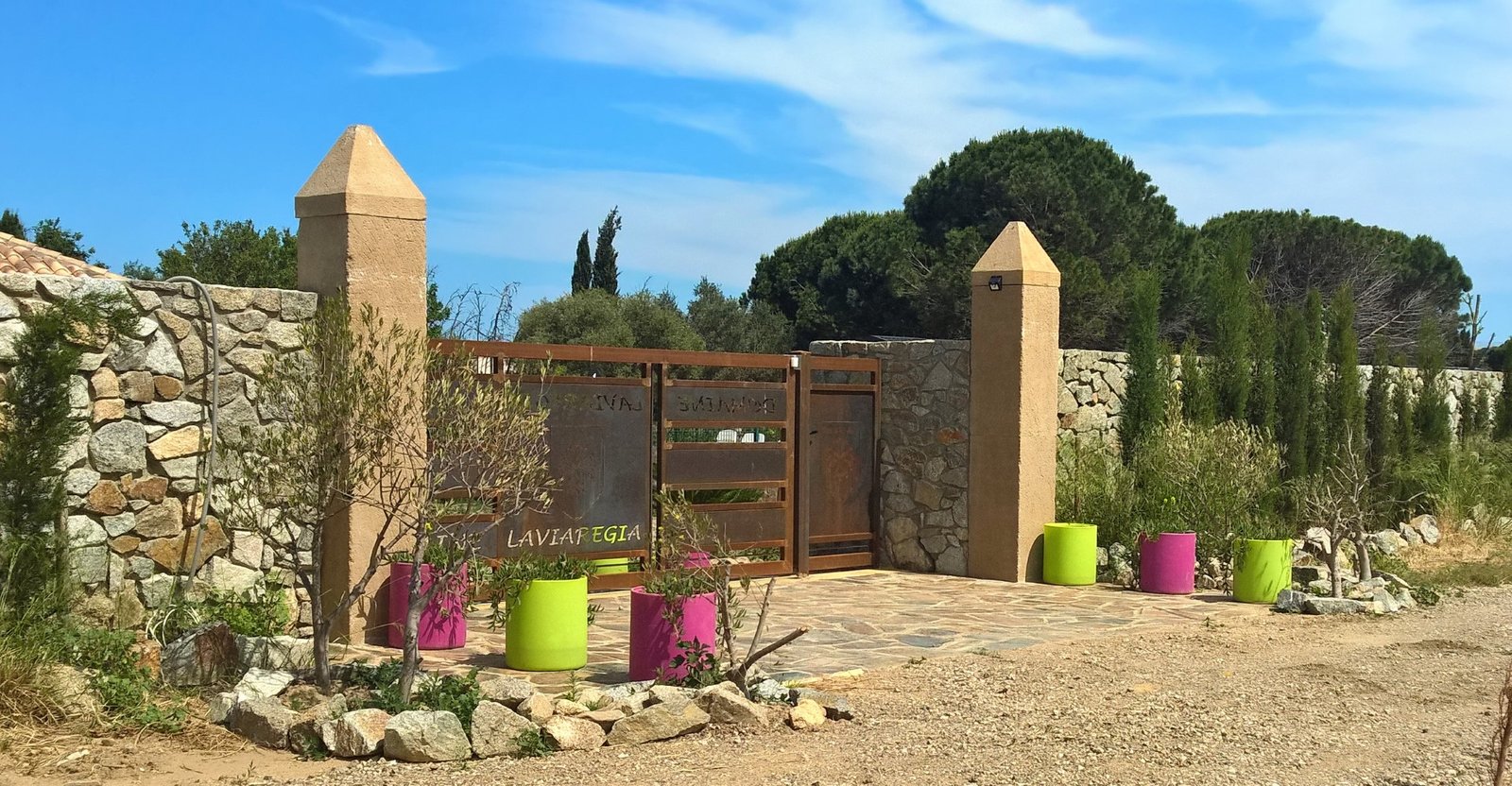 Les exterieurs du Domaine LaViaRegia en France a Perpignan (12)